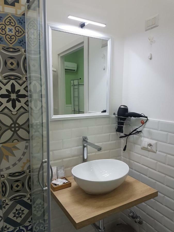 Angelica Bed & Breakfast เนเปิลส์ ภายนอก รูปภาพ
