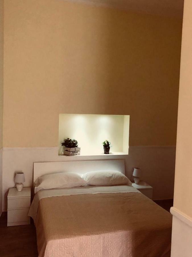 Angelica Bed & Breakfast เนเปิลส์ ภายนอก รูปภาพ