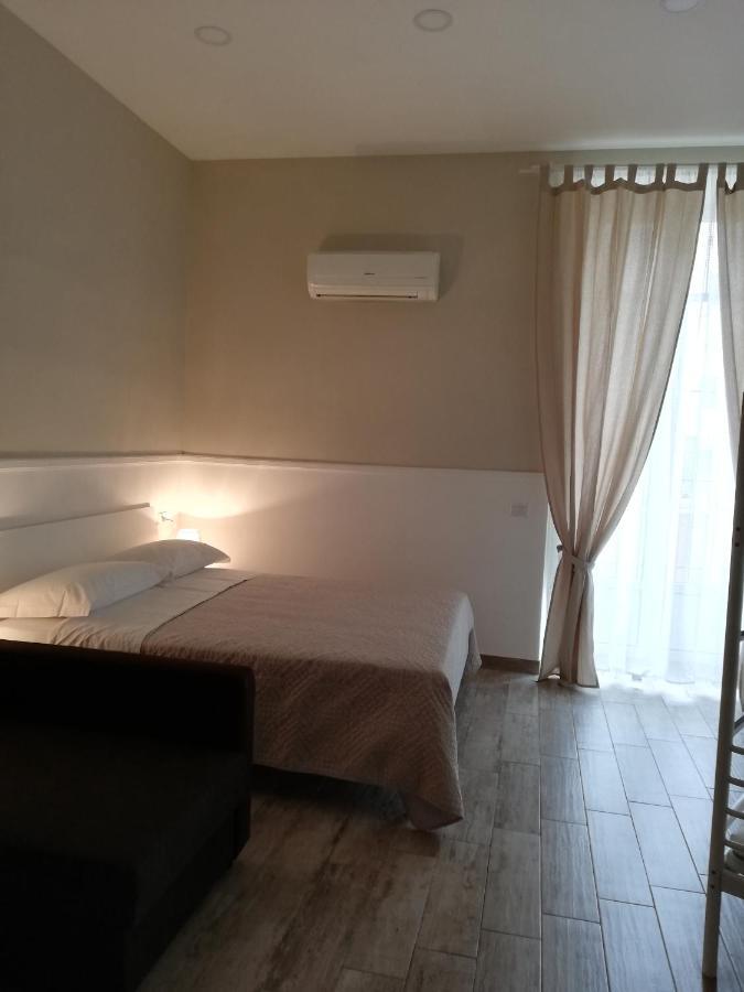 Angelica Bed & Breakfast เนเปิลส์ ภายนอก รูปภาพ